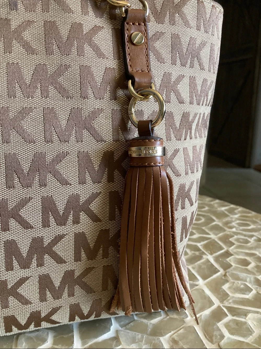 Michael Kors Jet Set EW Tassel Chain Tote